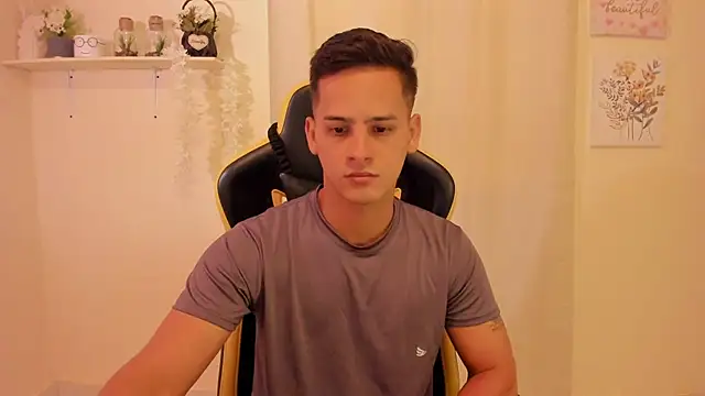 sexy andres01 online show from March 12, 1:26 pm