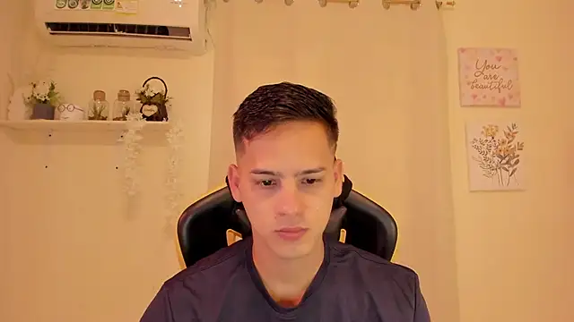 sexy andres01 online show from March 7, 1:16 pm