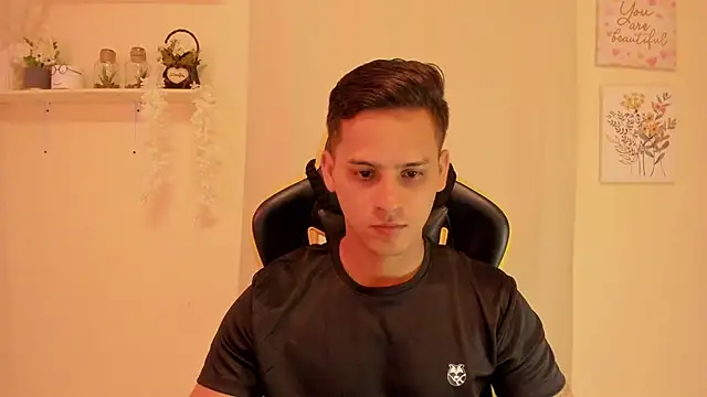 sexy andres01 online show from April 11, 3:03 am