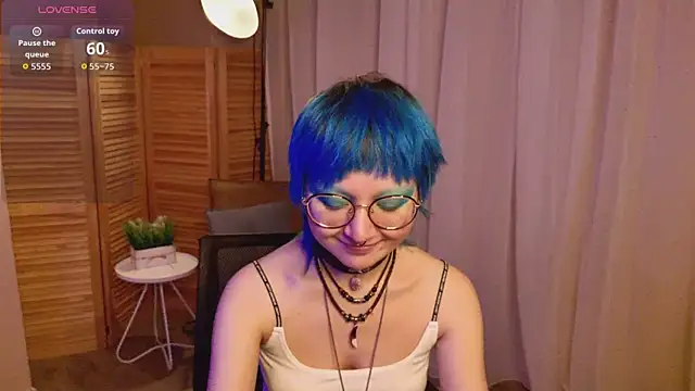 Snapshot of powderofgun chatting on May 27, 8:16 pm powderofgun online show from May 27, 8:16 pm