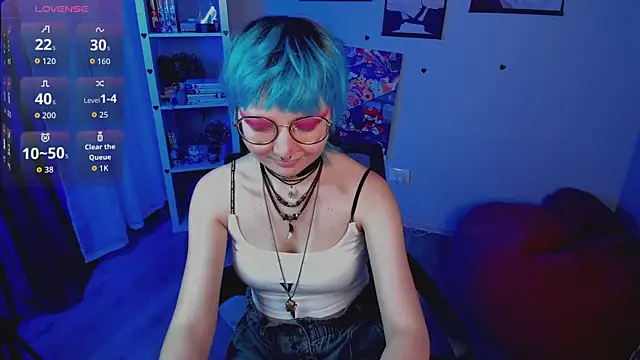 Snapshot of powderofgun chatting on June 14, 8:10 pm powderofgun online show from June 14, 8:10 pm