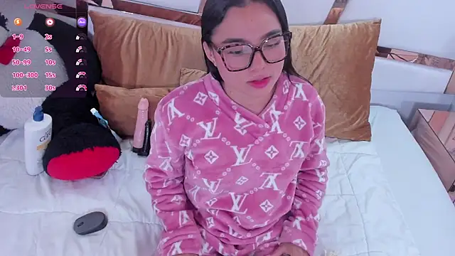 shelseanova online show from April 14, 3:55 am