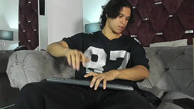 TonyBenedetti online show from April 17, 8:11 pm