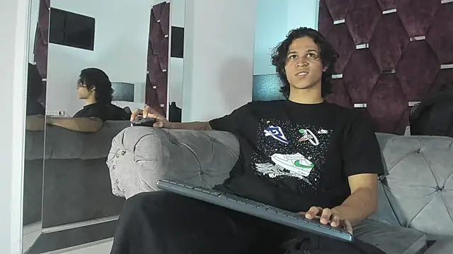 TonyBenedetti online show from April 4, 8:26 pm