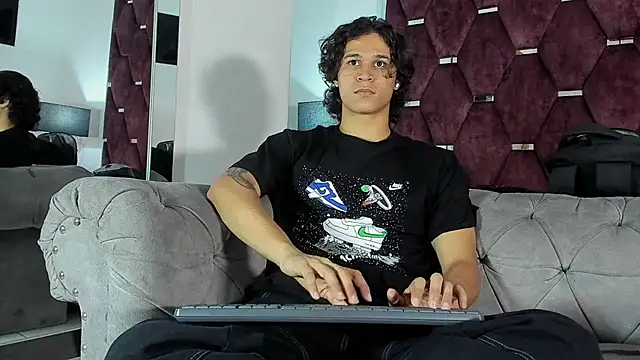 TonyBenedetti online show from April 16, 9:39 pm