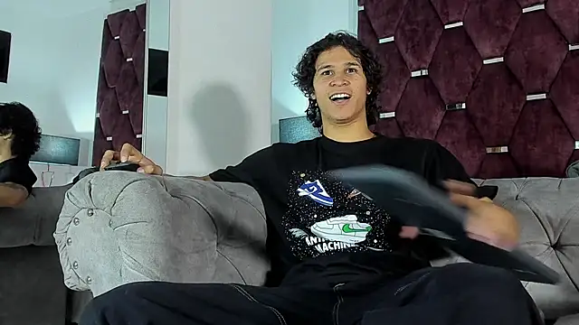 TonyBenedetti online show from April 16, 8:53 pm