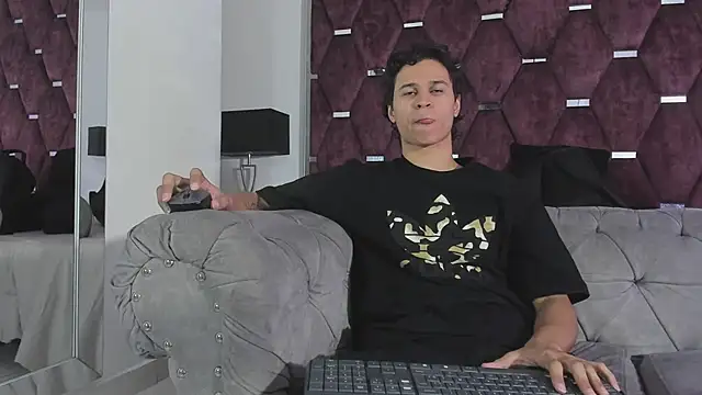 TonyBenedetti online show from July 21, 8:32 pm