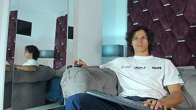 TonyBenedetti online show from April 7, 8:21 pm