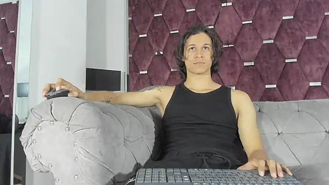 TonyBenedetti online show from May 27, 9:33 pm