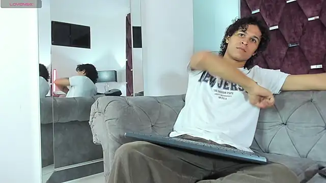 TonyBenedetti online show from March 15, 8:27 pm