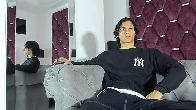 TonyBenedetti online show from April 13, 8:46 pm