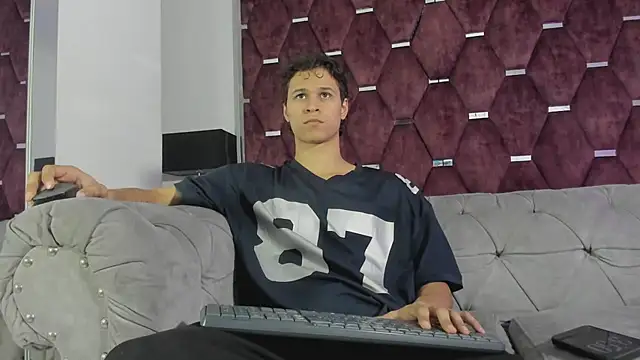 TonyBenedetti online show from July 8, 8:53 pm