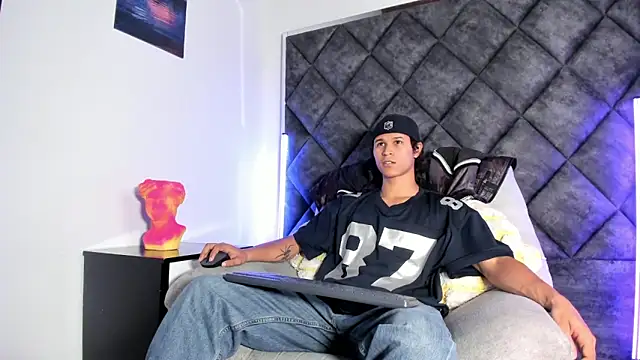 TonyBenedetti online show from March 20, 10:38 am