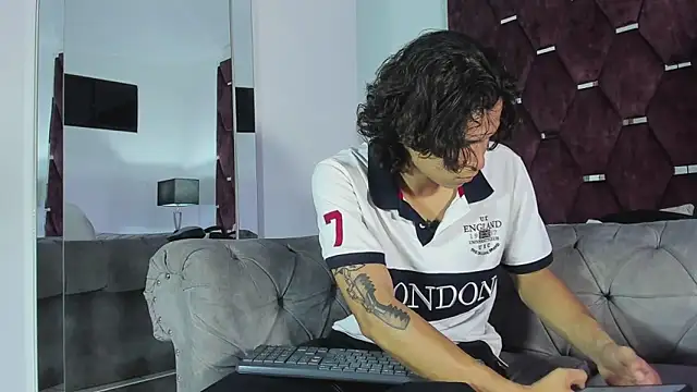 TonyBenedetti online show from April 24, 8:22 pm