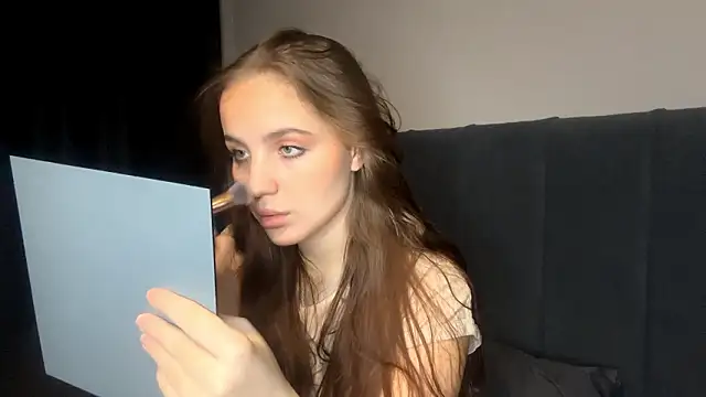 Snapshot of LowriseZiziphus chatting on February 25, 3:45 pm LowriseZiziphus online show from February 25, 3:45 pm