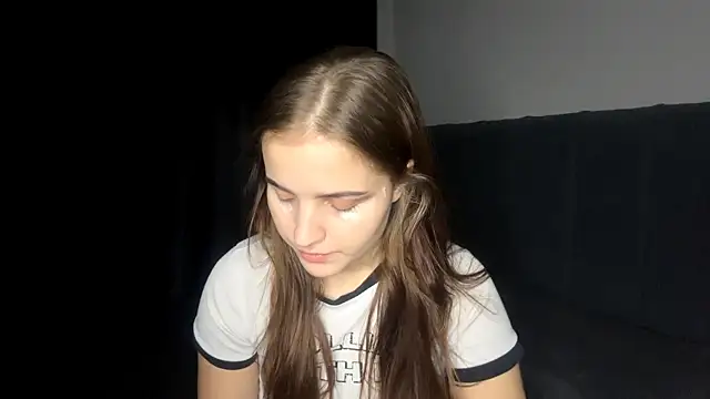 Snapshot of LowriseZiziphus chatting on February 28, 3:22 pm LowriseZiziphus online show from February 28, 3:22 pm