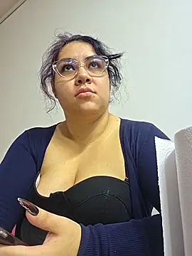 lilith velvet  online show from May 28, 2:23 pm