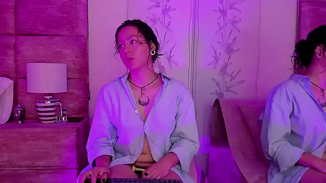 AtheneaVoss online show from March 15, 9:33 pm