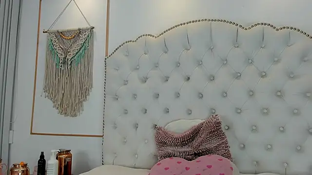 Sara funy online show from April 15, 11:05 am