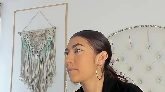 Snapshot of Sara_funy chatting on February 26, 1:00 pm Sara funy online show from February 26, 1:00 pm