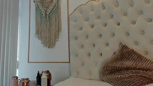 Snapshot of Sara_funy chatting on February 25, 12:27 pm Sara funy online show from February 25, 12:27 pm