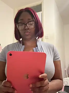 Snapshot of sweetzberri2 chatting on February 28, 7:24 pm sweetzberri2 online show from February 28, 7:24 pm