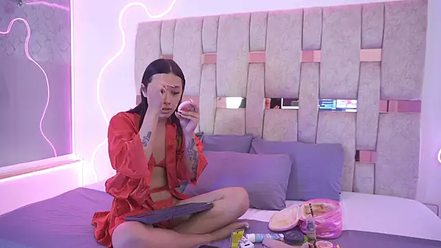 liasuaza online show from March 29, 12:40 pm