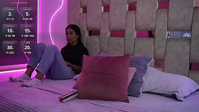 liasuaza online show from March 12, 12:20 pm