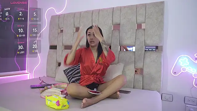 liasuaza online show from March 24, 1:33 pm