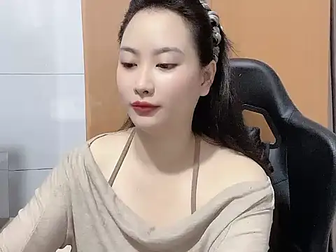 Sunny2868 online show from April 4, 2:18 am