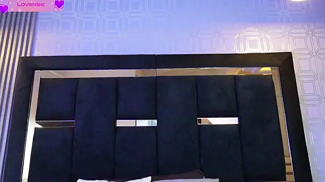 Dark Eros  online show from April 7, 3:52 am