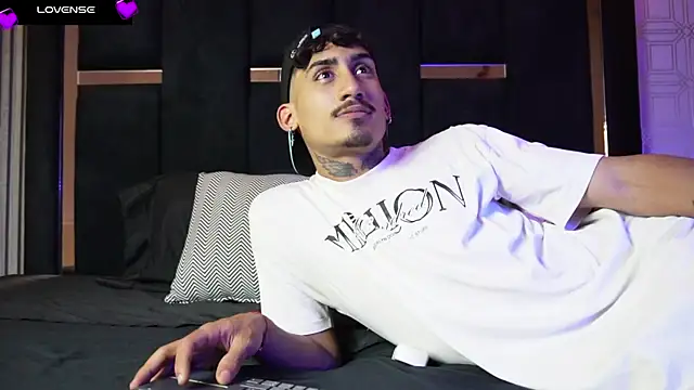 Dark Eros  online show from April 9, 3:52 am