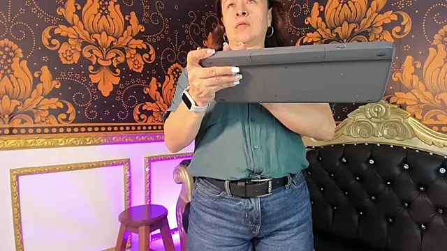 iliy perverted online show from May 22, 11:30 am