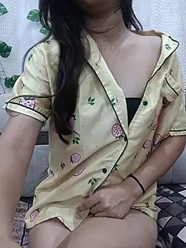 sexy nadhu online show from July 22, 8:22 pm