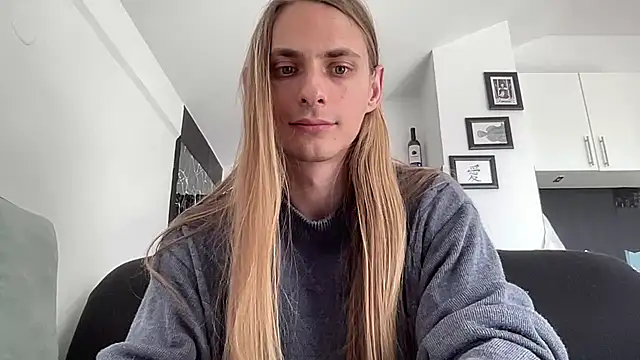 Snapshot of mi_chyort chatting on February 26, 11:21 am mi chyort online show from February 26, 11:21 am