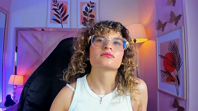 emilyjonesss  online show from March 24, 9:15 pm