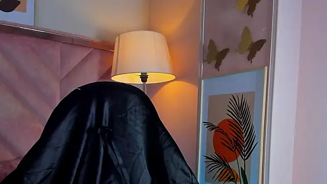 emilyjonesss  online show from March 9, 7:50 pm