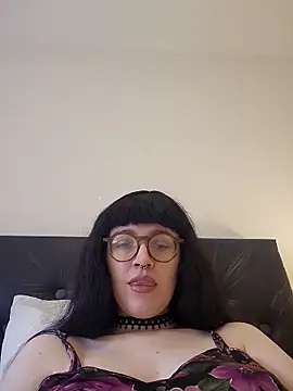 Mommynatrix online show from March 30, 4:08 pm