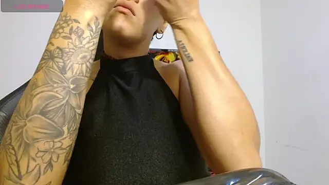 Divinejewel69 online show from March 30, 9:00 am