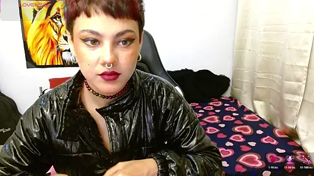 Snapshot of Divinejewel69 chatting on February 28, 9:09 am Divinejewel69 online show from February 28, 9:09 am