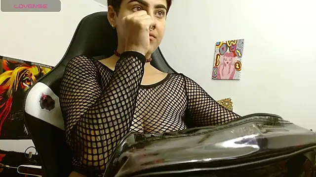 Divinejewel69 online show from March 20, 5:03 pm