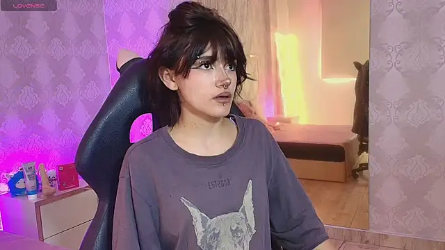 Snapshot of Cloee_tay1 chatting on April 22, 11:39 am Cloee tay1 online show from April 22, 11:39 am