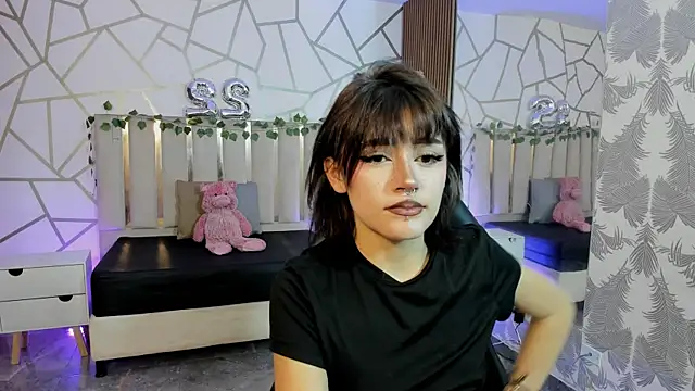 Snapshot of Cloee_tay1 chatting on May 27, 11:50 am Cloee tay1 online show from May 27, 11:50 am
