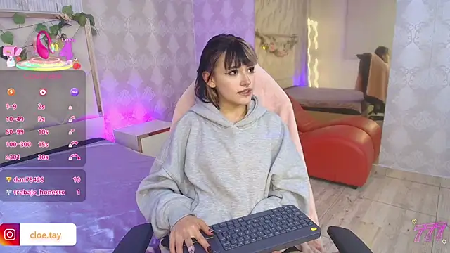 Snapshot of Cloee_tay1 chatting on July 18, 11:30 am Cloee tay1 online show from July 18, 11:30 am