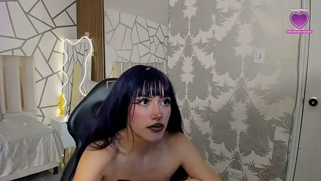 Snapshot of Cloee_tay1 chatting on April 25, 12:02 am Cloee tay1 online show from April 25, 12:02 am