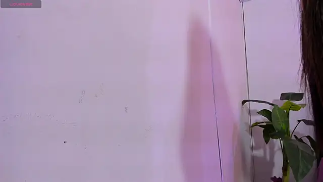 LINDSAY TAY online show from April 11, 3:36 am