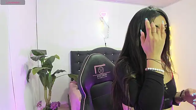 LINDSAY TAY online show from March 30, 3:19 am