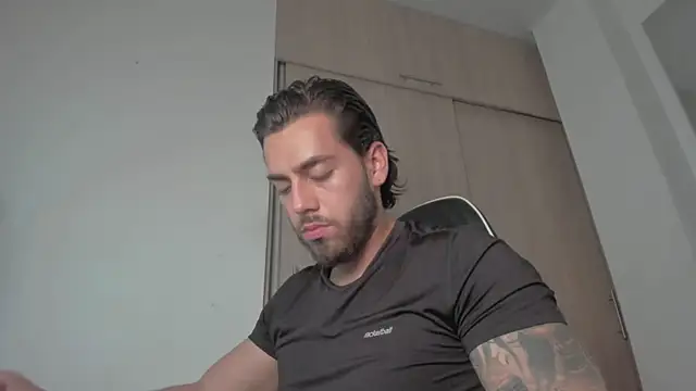 Snapshot of Axel__Blaze chatting on July 16, 1:52 pm Axel Blaze online show from July 16, 1:52 pm