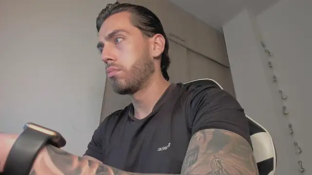 Axel  Blaze online show from April 13, 12:53 pm