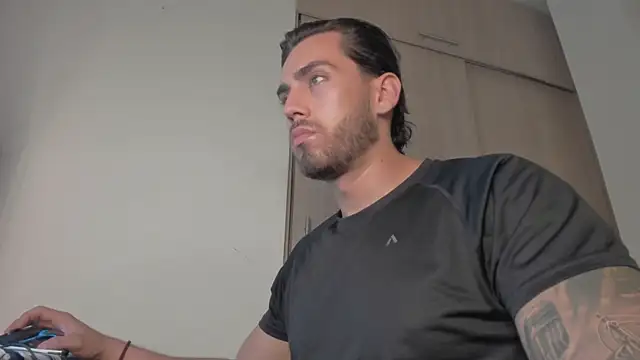 Axel  Blaze online show from April 14, 12:32 pm